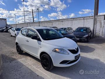 Lancia Ypsilon 0.9 TwinAir 85 CV 5 porte Metano Ec