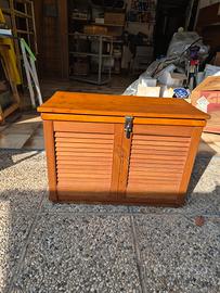 Cassapanca in legno / mobiletto in legno
