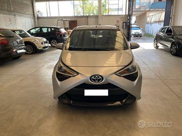 Toyota Aygo Connect 1.0 VVT-i 72CV 5 porte x-busin