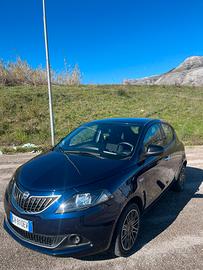 Lancia Ypsilon 1.0 Hybrid 2022-64.000 km blu notte