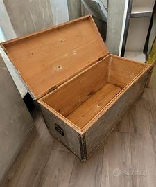 Cassapanca in legno