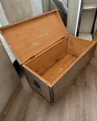 Cassapanca in legno