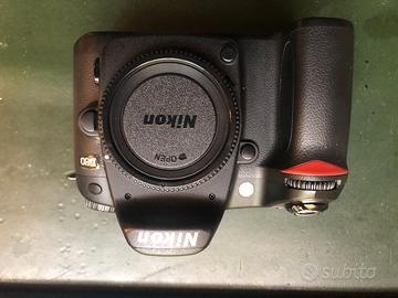 MACCHINA FOTOGRAFICA NIKON