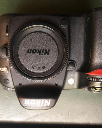 MACCHINA FOTOGRAFICA NIKON