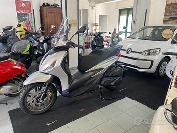 PIAGGIO Beverly 400 i.e. NEW BEVERLY S 400 HPE