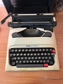 Macchina da scrivere Olivetti