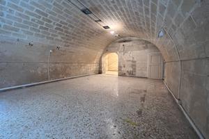 Storico locale commerciale Via Municipio