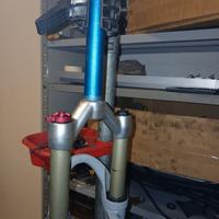 forcella mtb per ruota 26 manitou  R7  a aria 