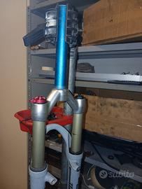 forcella mtb per ruota 26 manitou  R7  a aria 