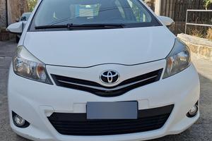 TOYOTA YARIS 1.3 benzina lounge