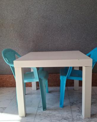 Tavolo e sedie