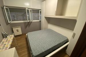 Stanza arredata con bagno privato
