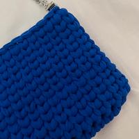 Pochette blu elettrico