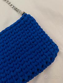 Pochette blu elettrico