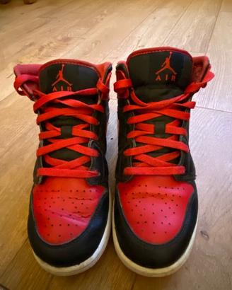 Nike Air Jordan Mid 1