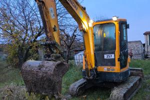 Escavatore Hyundai r35-z9