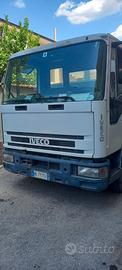 Camion Iveco 100 EuroCargo con cassone ribaltabile