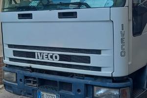 Camion Iveco 100 EuroCargo con cassone ribaltabile