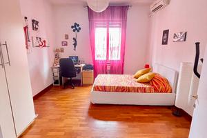 Singola a ragazza Via Emilia Levante