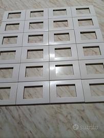 Placca bTicino living light a 3 moduli