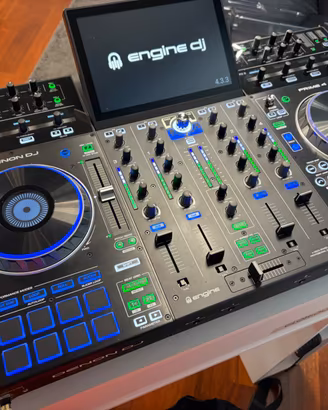 Denon Prime 4  controller da dj standalone