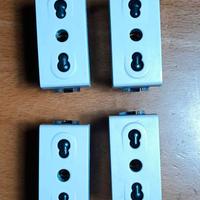 BTICINO Presa Bipasso Living light