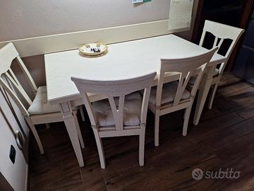 Tavolo e sedie
