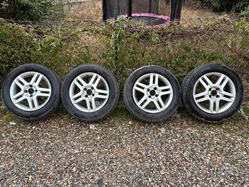 Cerchi Ford(61316H3)su gomme 205/60 R16