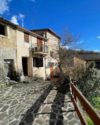CASA INDIPENDENTE A CERVARA DI ROMA