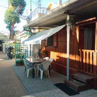 Bungalow con roulotte stanziale