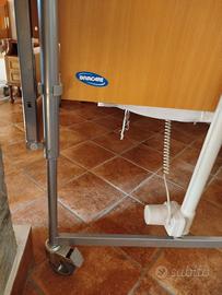 Letto elettrico per anziani e disabili INVACARE