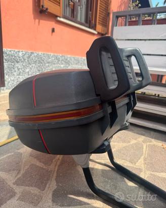 BAULETTO GIVI MONOKEY E36 CON POGGIASCHIENA STAFFE
