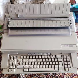 Macchina per scrivere Olivetti ET 2200