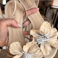 Sandalo nude con fiore in vera pelle