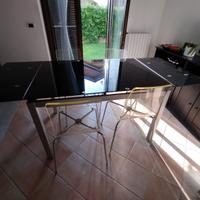 Tavolo struttura in metallo con vetro