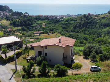 Casa indipendente con terreno