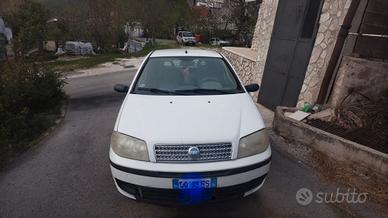 fiat punto 1.2 impianto a metano anno 2008 .