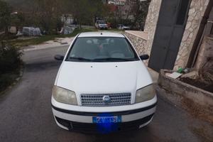 fiat punto 1.2 impianto a metano anno 2008 .