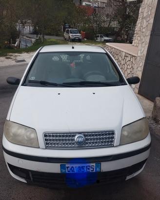 fiat punto 1.2 impianto a metano anno 2008 .
