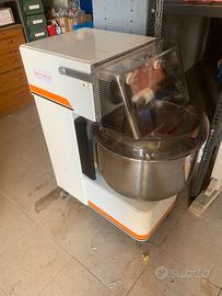 Impastatrice a braccia fluttuanti