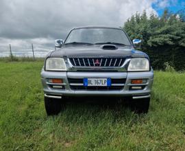 Mitsubishi l200 - 2000