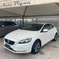 Volvo V40 D2 R-design Momentum