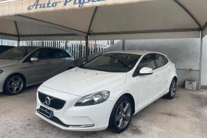 Volvo V40 D2 R-design Momentum