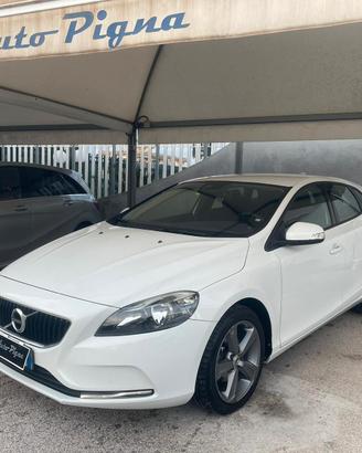 Volvo V40 D2 R-design Momentum