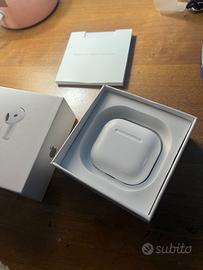Airpods 4 con cancellazione attiva del rumore