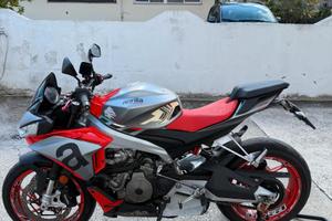 Aprilia tuono 660