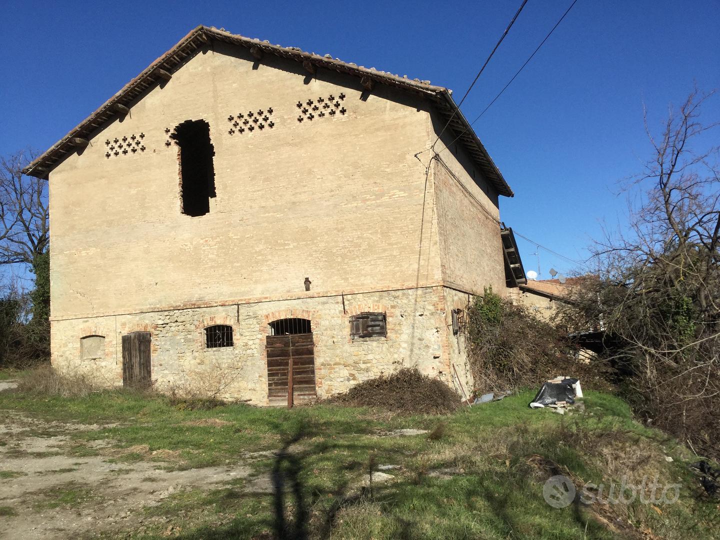 Complesso di rustici da ristrutturare - Vista 5
