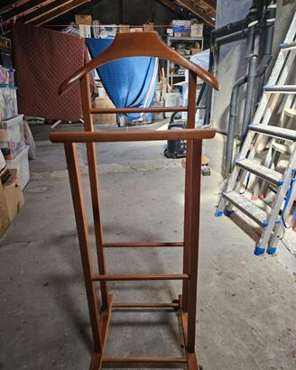 Servomuto vintage in legno con ruote