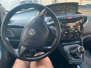 Lancia Ypsilon 1.2 69 CV 5 porte GPL Ecochic Gold