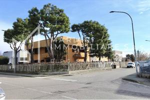 Immobile di 650 m² con 1 locale a Cerro Maggiore